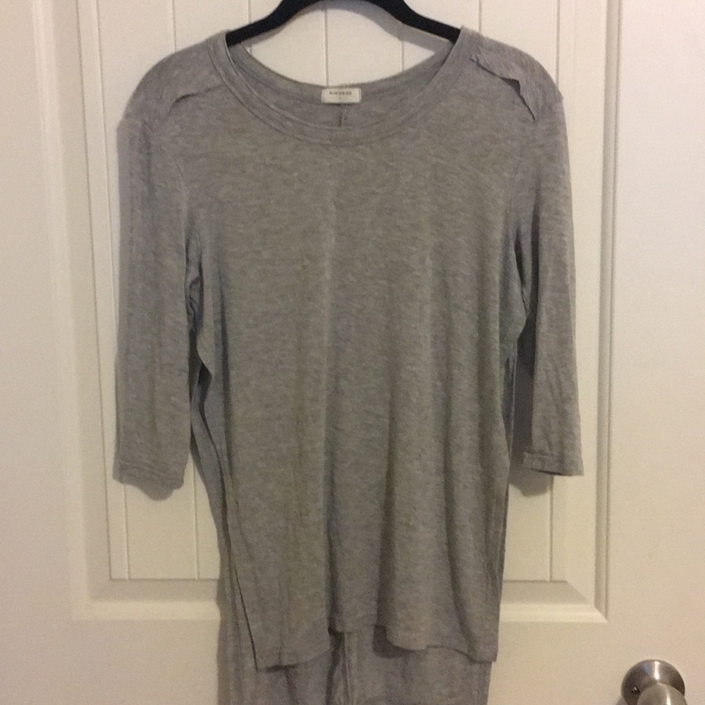 Gray open side slit shirt
